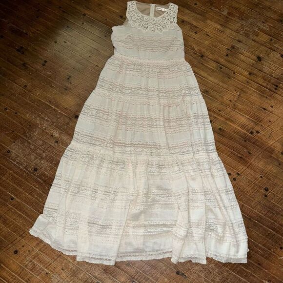 Eliza J Dresses & Skirts - Eliza J cream lace romantic shower sleeveless 10P dress